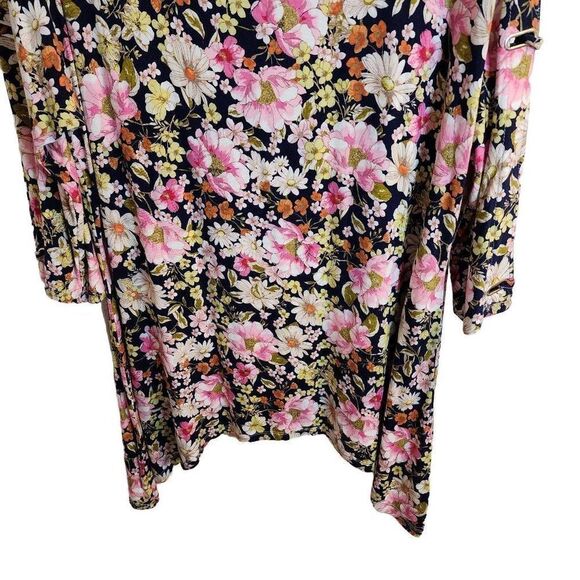 Cable & Gauge Large Spring Floral Cold Shoulder Sharkbite Hem 3/4 Sleeve Top - Picture 5 of 8